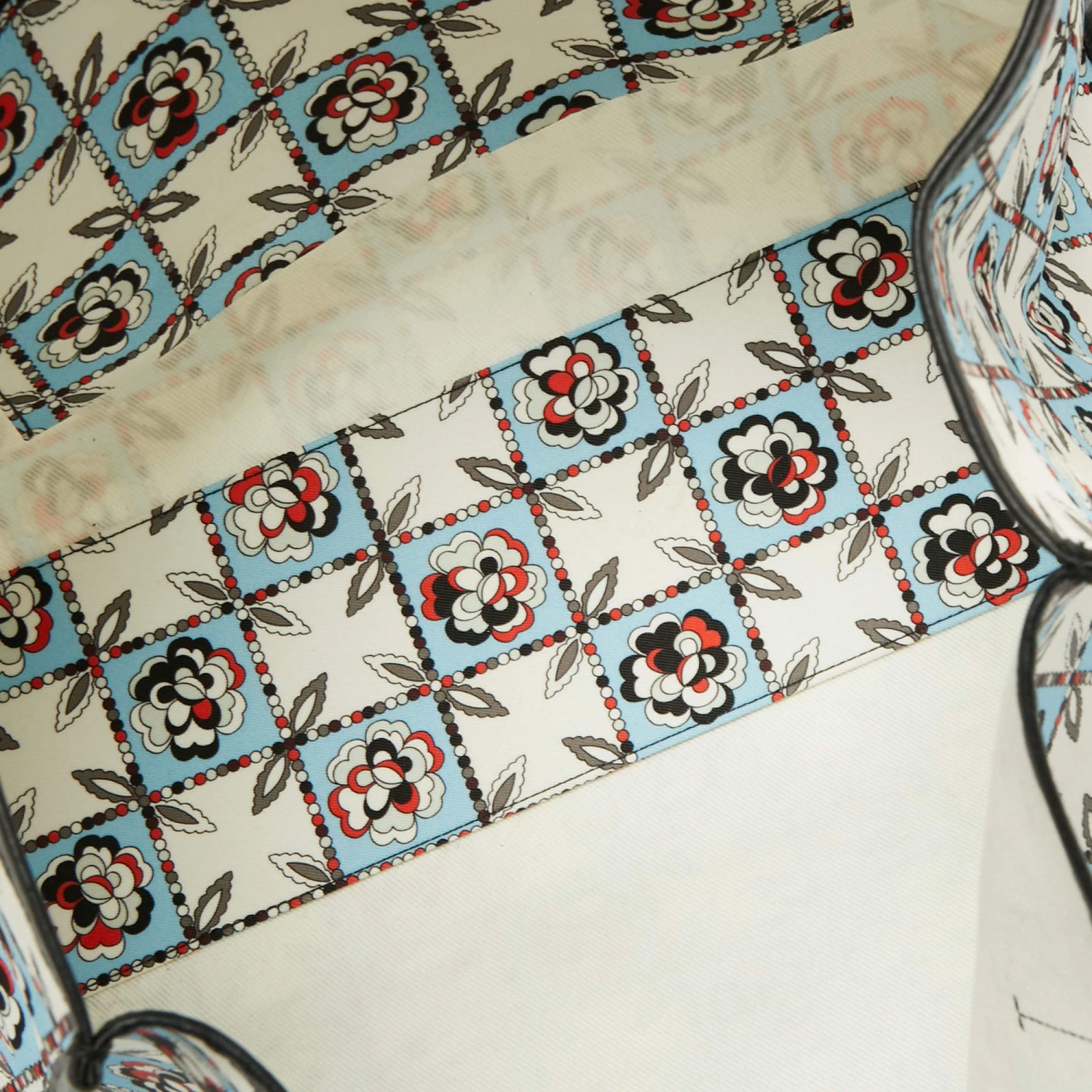 Emilio Pucci Multicolor Printed Fabric Tote For Women - Image 7